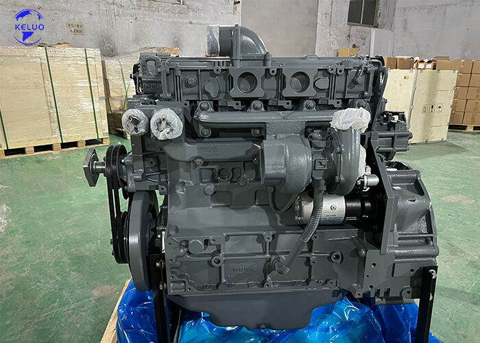 Четырехтактный дизельный двигатель Deutz BF4M1013EC/FC с водяным охлаждением (серия 1013) для строительства, генераторных установок и морской промышленности.